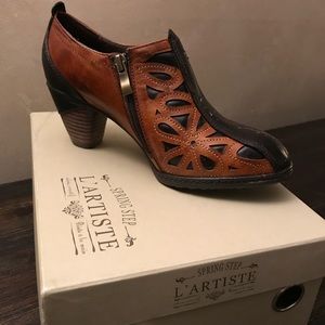 NIB L’artiste women’s shoes size 7